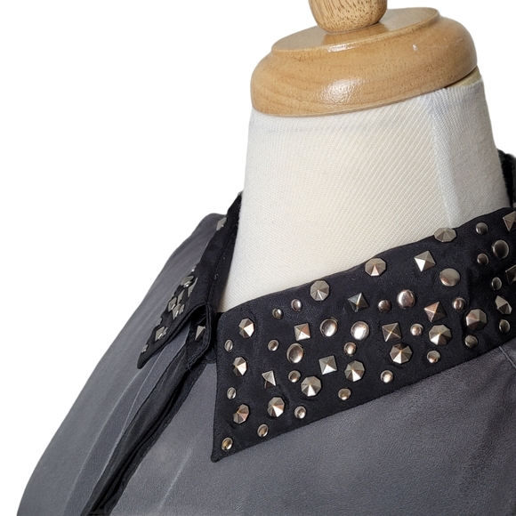 ROCK & REPUBLIC Top Blouse Sleeveless Stud Button - Picture 5 of 8